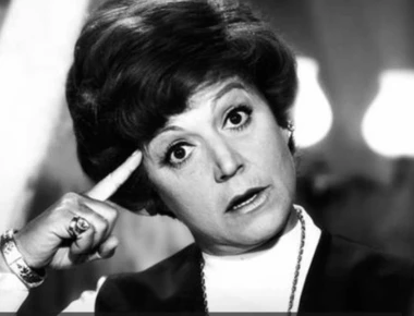 Συγκινεί η αποκάλυψη για τη Ρένα Βλαχοπούλου: «Μπήκε στο καμαρίνι της και κατέρρευσε από το κλάμα»